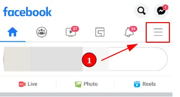 Ändern Sie Ihren Namen auf Facebook auf Ihrem Mobiltelefon (Schritt 2): Wählen Sie das Drei-Linien-Symbol, um zu den Einstellungen zu gelangen